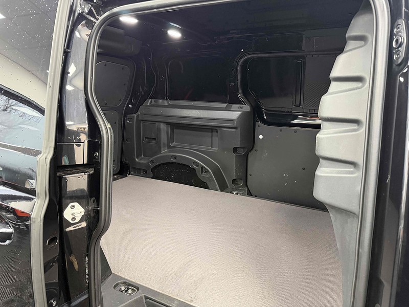 Volkswagen ID. Buzz Cargo Pro Commerce Plus - U2196