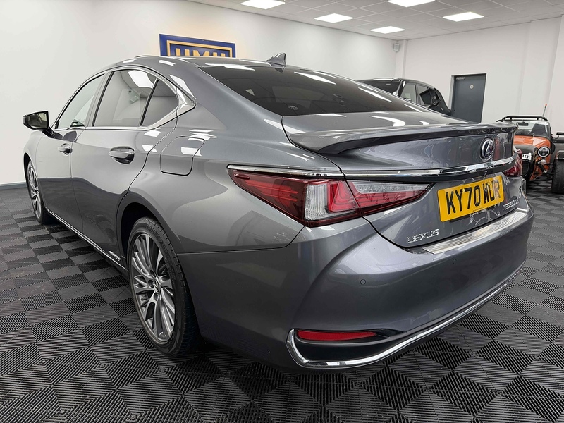 Lexus ES 300h - U2202