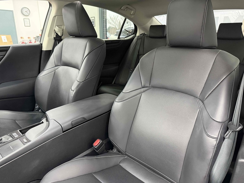 Lexus ES 300h - U2202