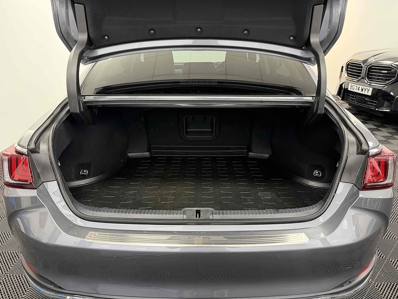 Lexus ES 300h - U2202