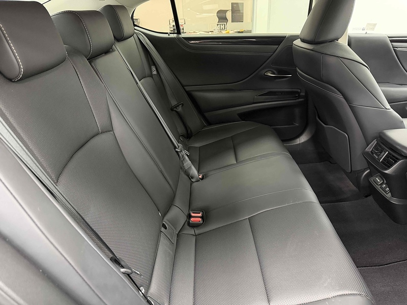 Lexus ES 300h - U2202