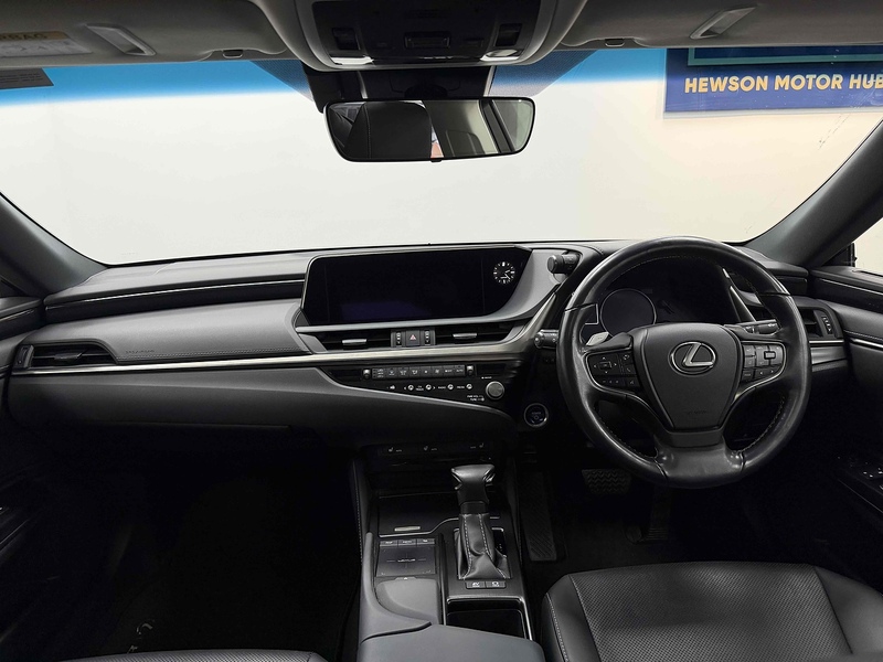 Lexus ES 300h - U2202