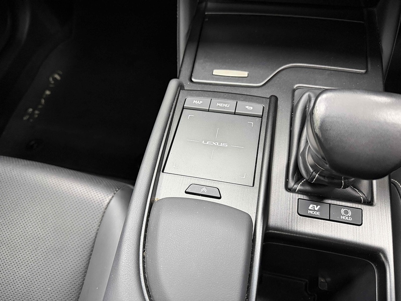 Lexus ES 300h - U2202