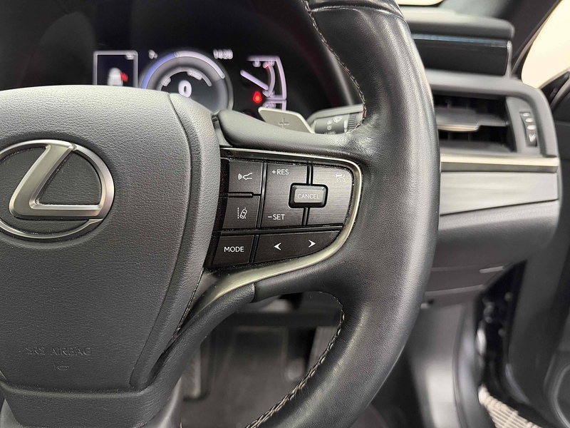 Lexus ES 300h - U2202