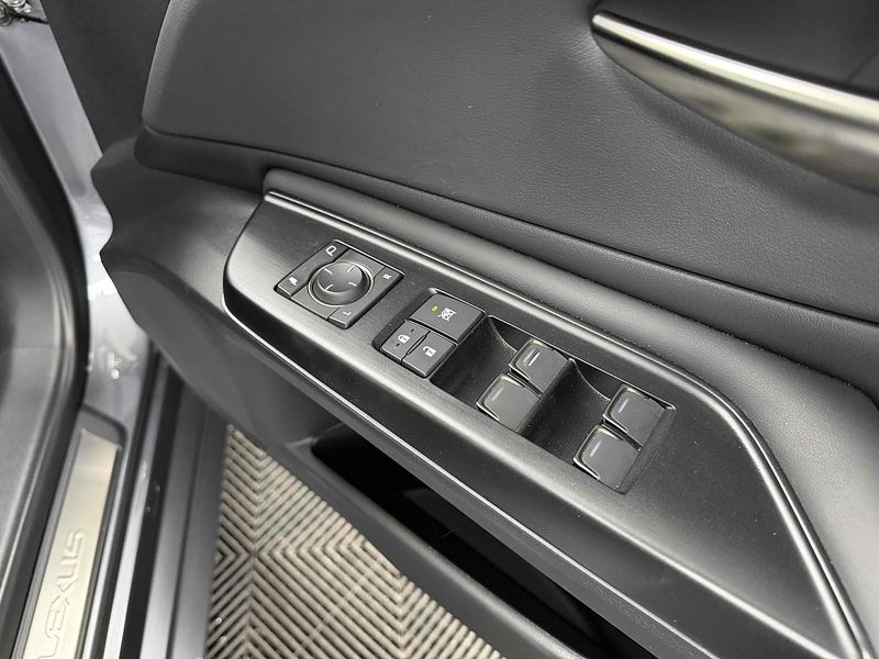 Lexus ES 300h - U2202