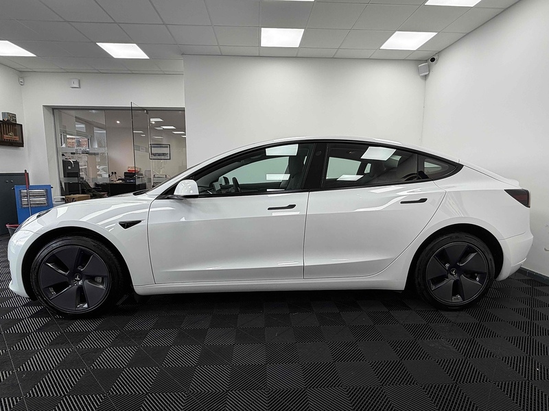 Tesla Model 3 Long Range - U2205