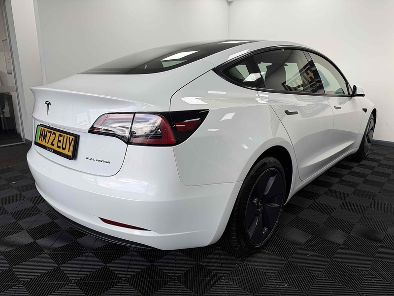 Tesla Model 3 Long Range - U2205