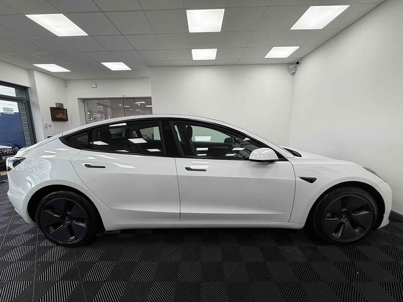 Tesla Model 3 Long Range - U2205