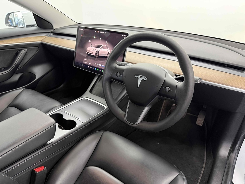 Tesla Model 3 Long Range - U2205