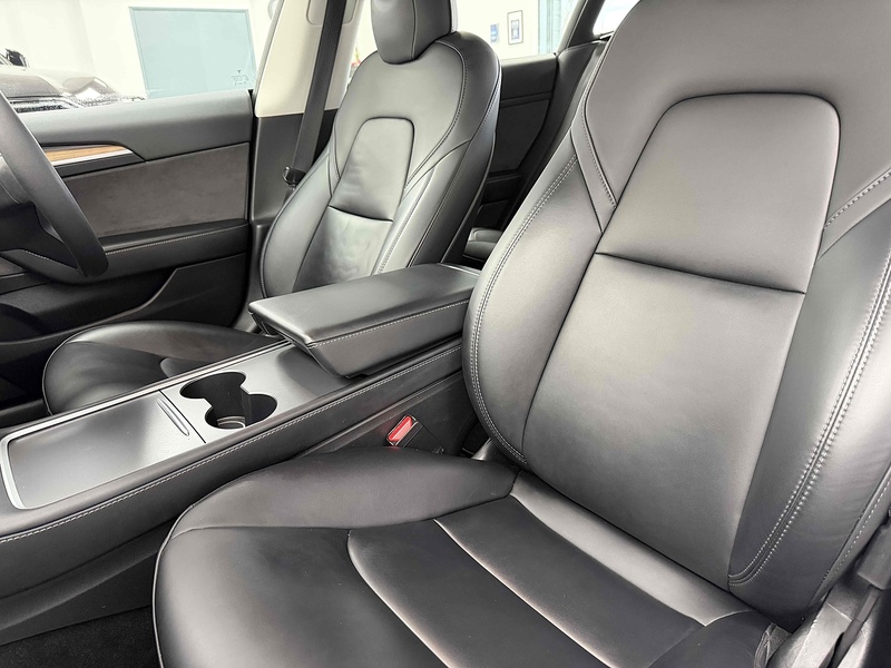 Tesla Model 3 Long Range - U2205