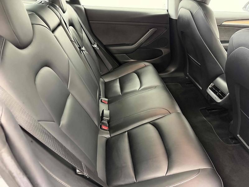 Tesla Model 3 Long Range - U2205