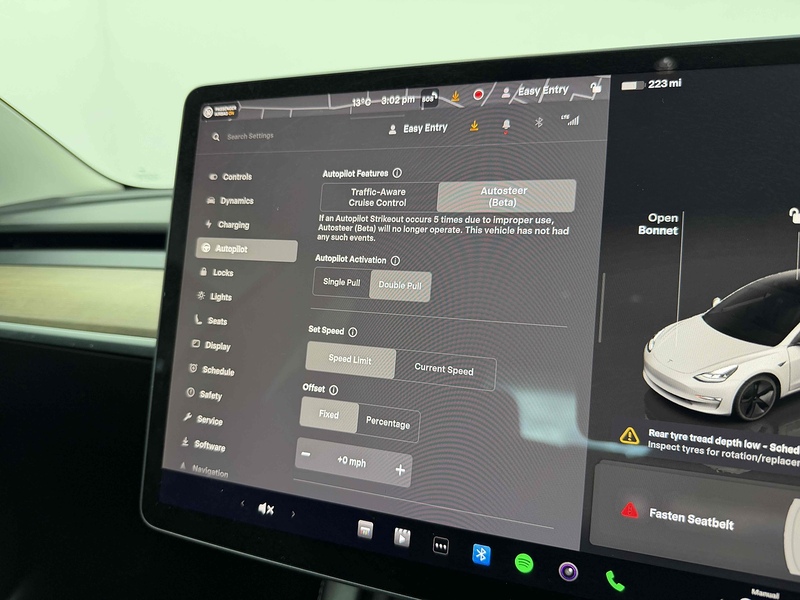 Tesla Model 3 Long Range - U2205