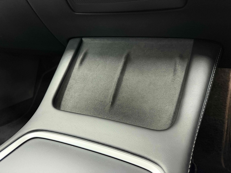 Tesla Model 3 Long Range - U2205