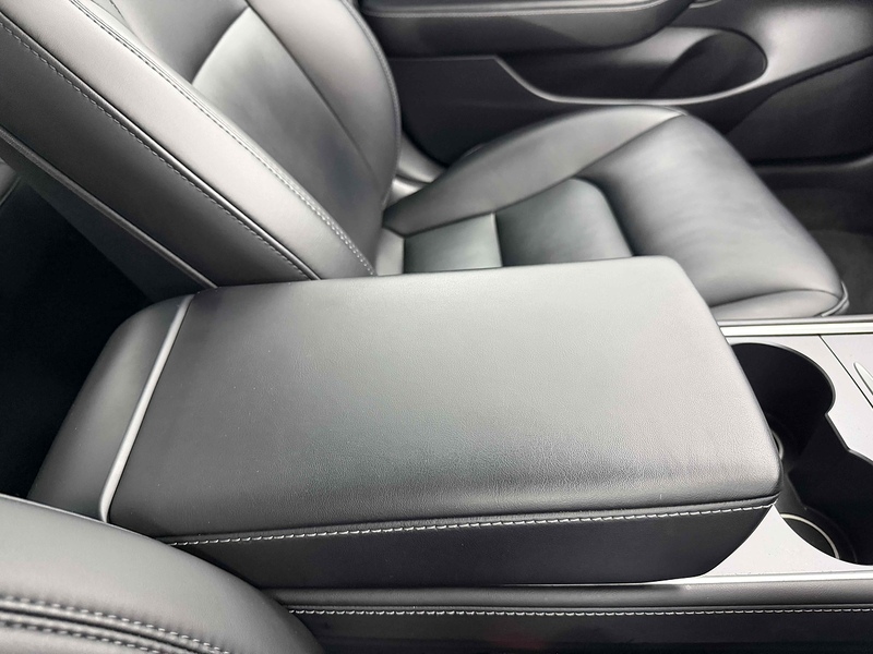 Tesla Model 3 Long Range - U2205