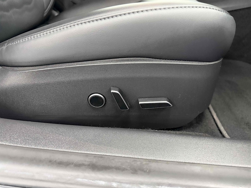 Tesla Model 3 Long Range - U2205