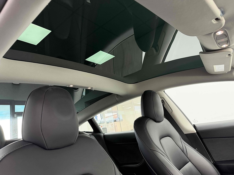 Tesla Model 3 Long Range - U2205