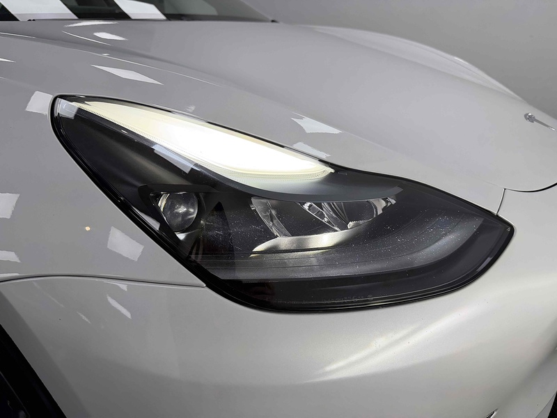 Tesla Model 3 Long Range - U2205