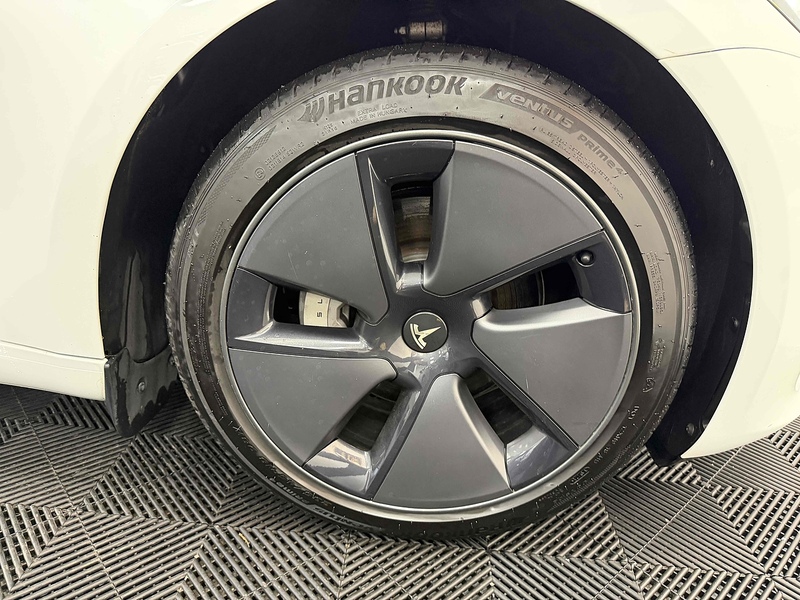 Tesla Model 3 Long Range - U2205