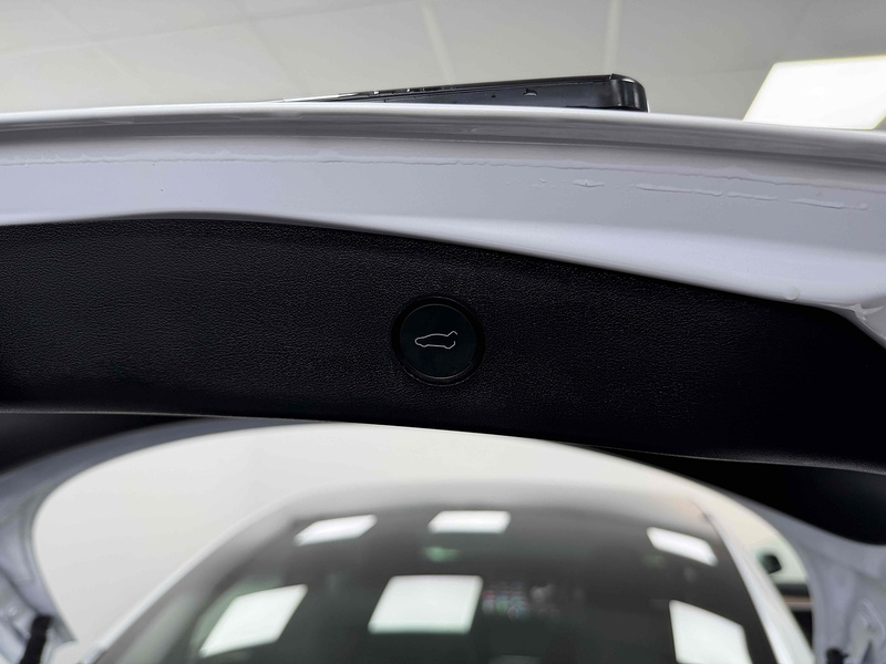 Tesla Model 3 Long Range - U2205