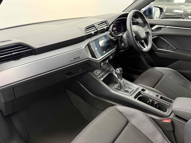 Audi Q3 TFSI CoD S line - U2210