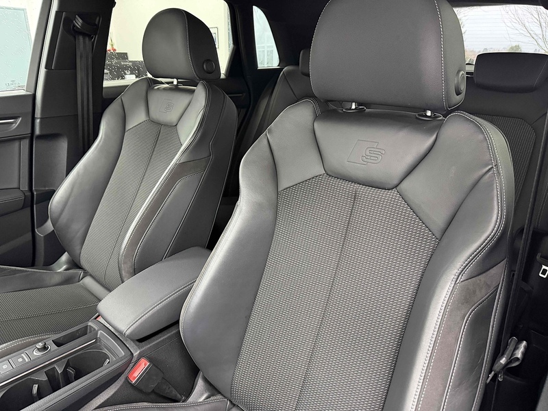 Audi Q3 TFSI CoD S line - U2210