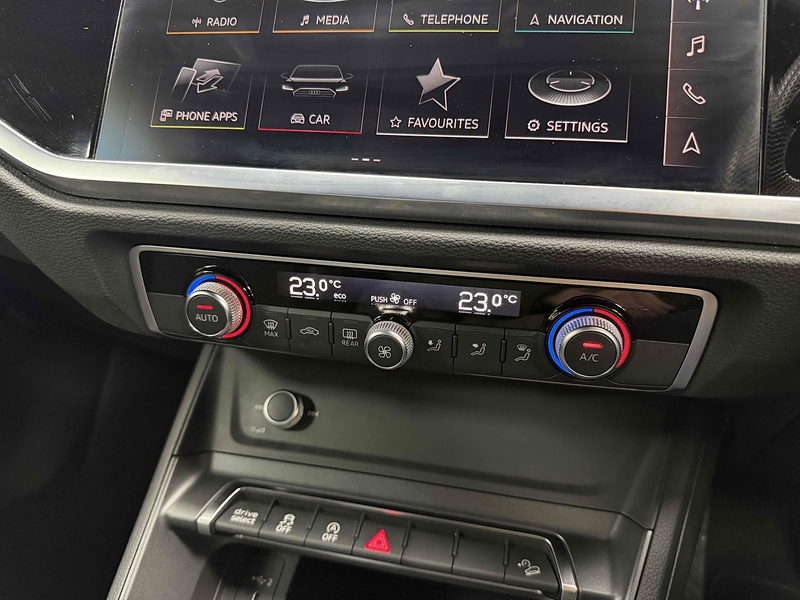 Audi Q3 TFSI CoD S line - U2210