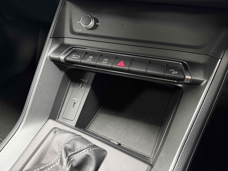 Audi Q3 TFSI CoD S line - U2210