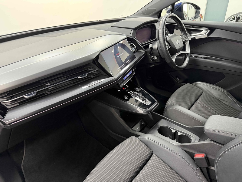 Audi Q4 e-tron S line - U2214