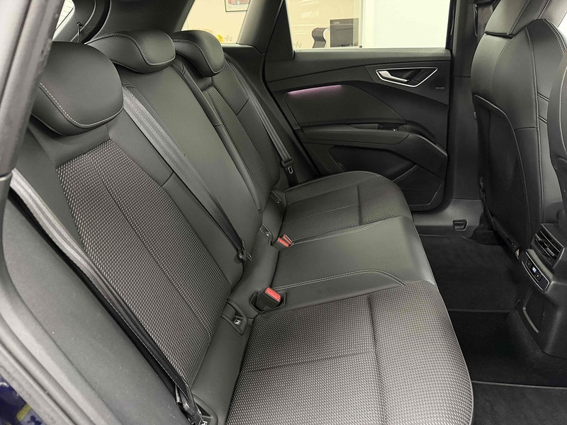 Audi Q4 e-tron S line - U2214