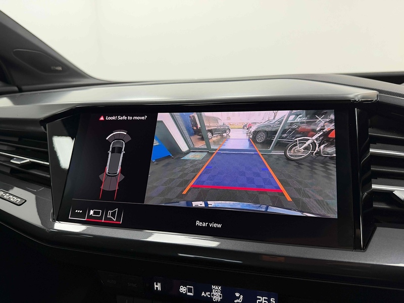 Audi Q4 e-tron S line - U2214