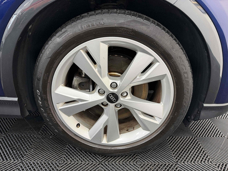 Audi Q4 e-tron S line - U2214