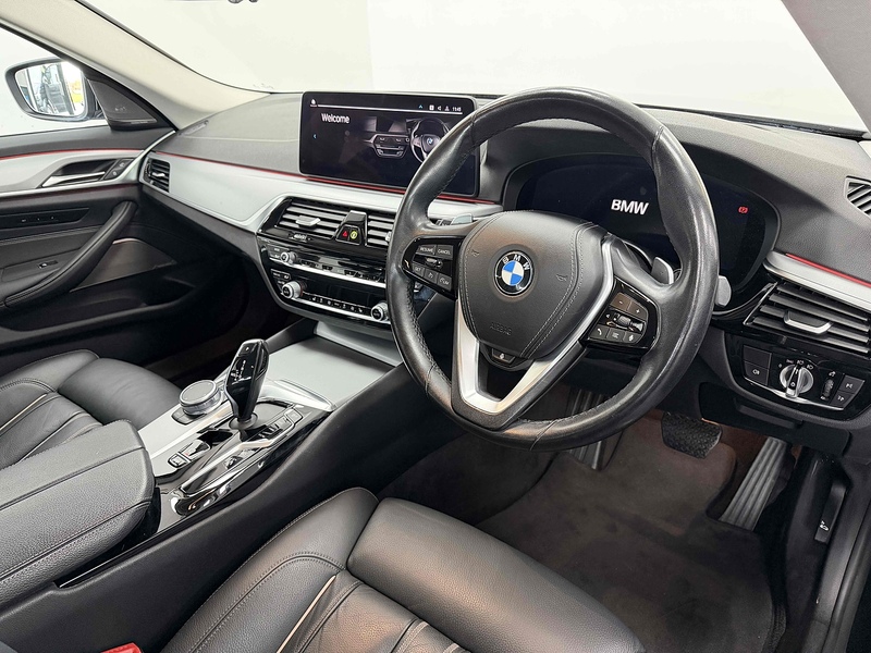 BMW 5 Series 530e SE - U2220