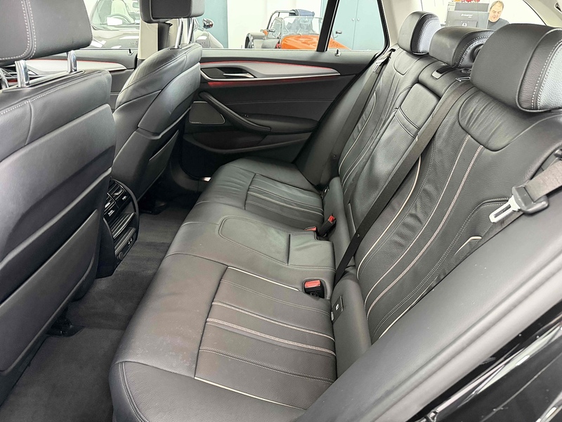 BMW 5 Series 530e SE - U2220