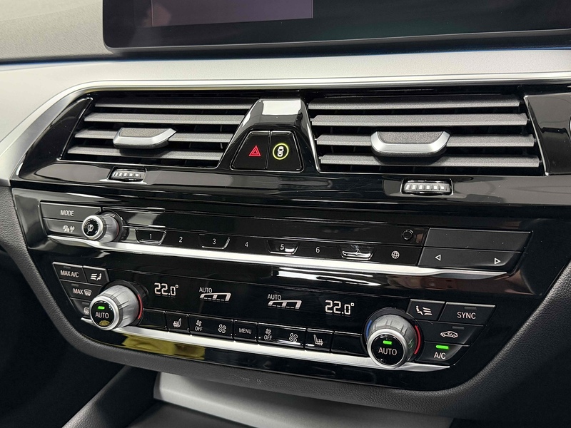 BMW 5 Series 530e SE - U2220