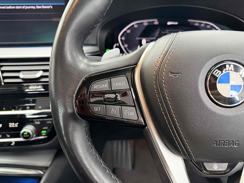 BMW 5 Series 530e SE - U2220