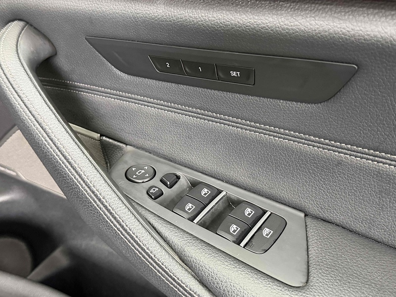 BMW 5 Series 530e SE - U2220