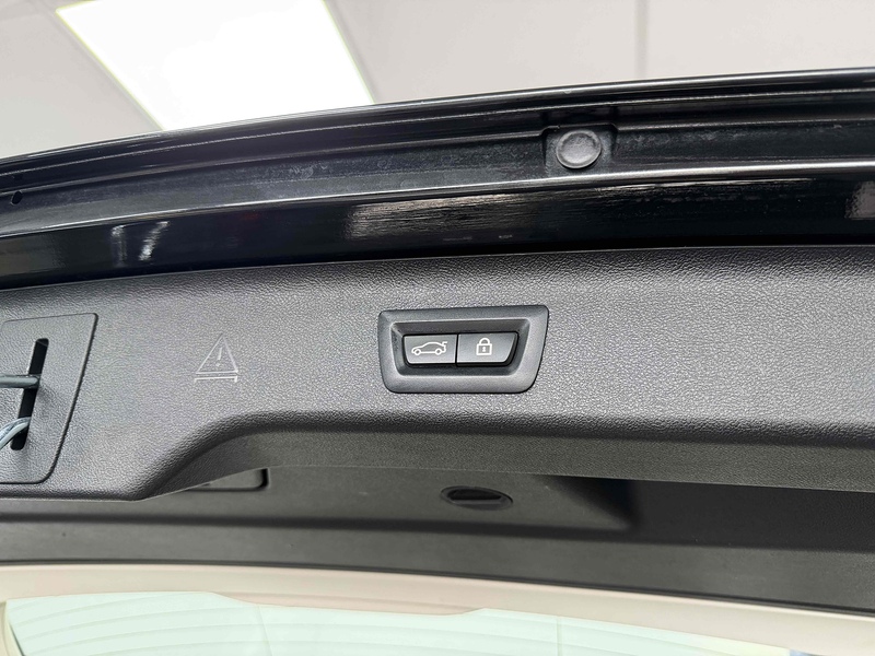 BMW 5 Series 530e SE - U2220