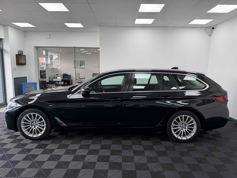 BMW 5 Series 530e SE - U2220