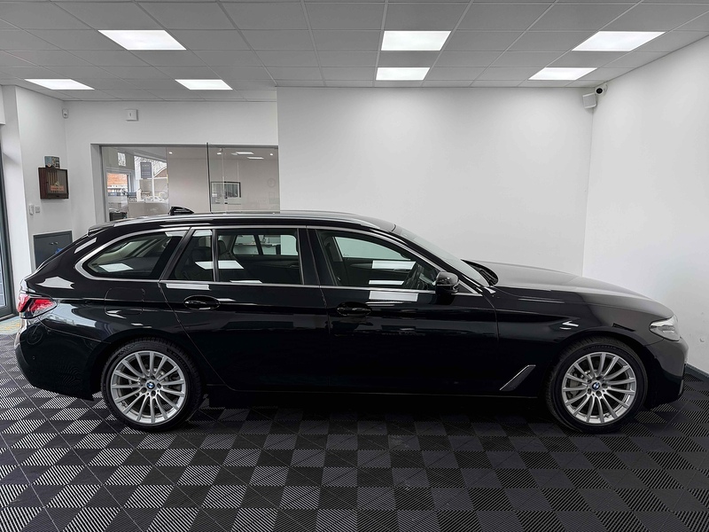 BMW 5 Series 530e SE - U2220