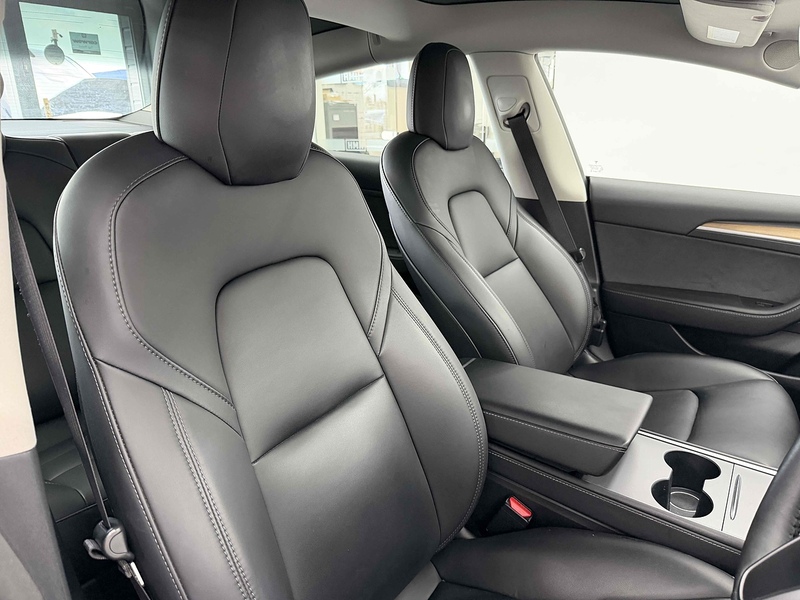 Tesla Model 3 Long Range - U2225