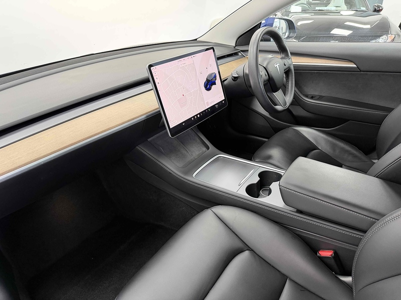 Tesla Model 3 Long Range - U2225