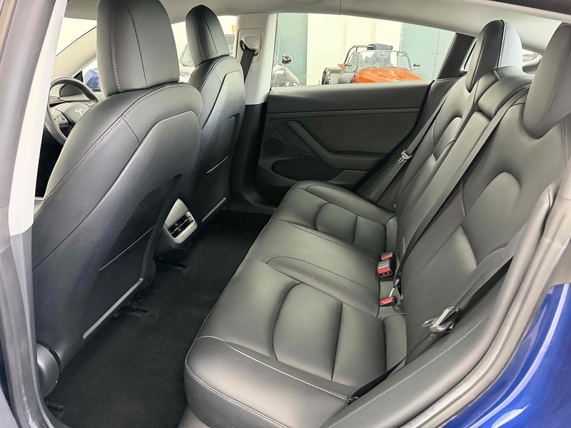 Tesla Model 3 Long Range - U2225