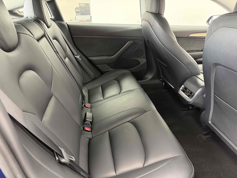 Tesla Model 3 Long Range - U2225