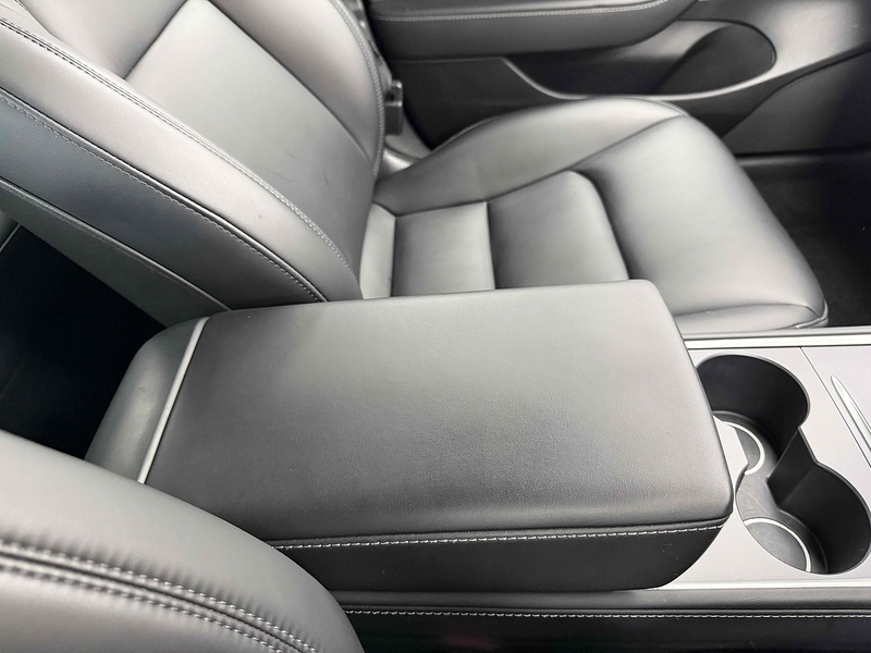 Tesla Model 3 Long Range - U2225