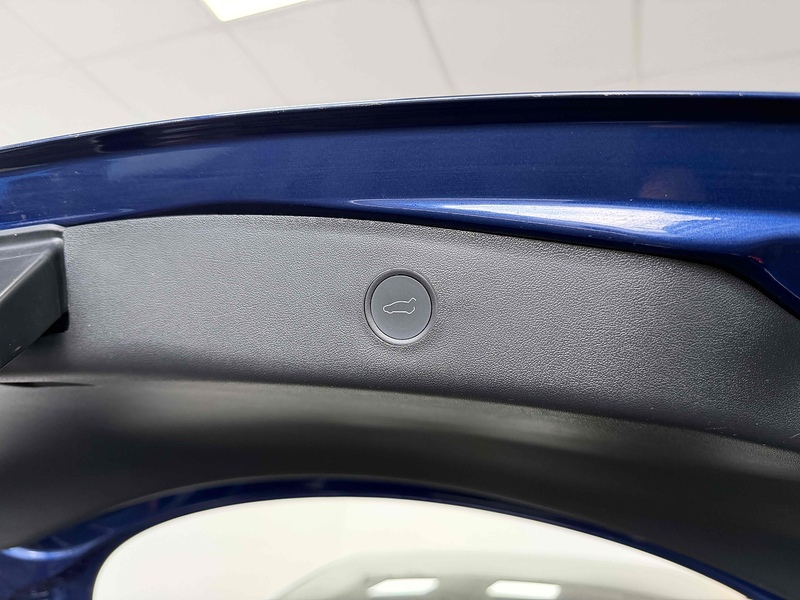 Tesla Model 3 Long Range - U2225