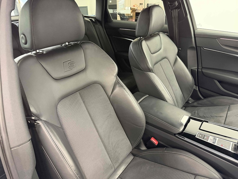 Audi A6 Avant TDI Black Edition - U2227