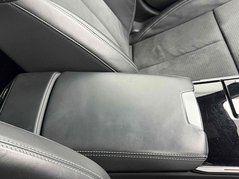 Audi A6 Avant TDI Black Edition - U2227