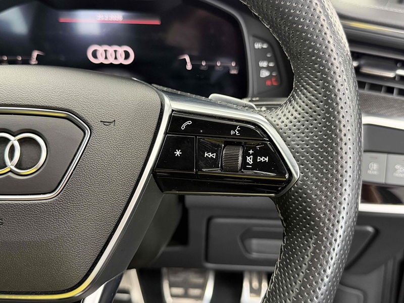 Audi A6 Avant TDI Black Edition - U2227