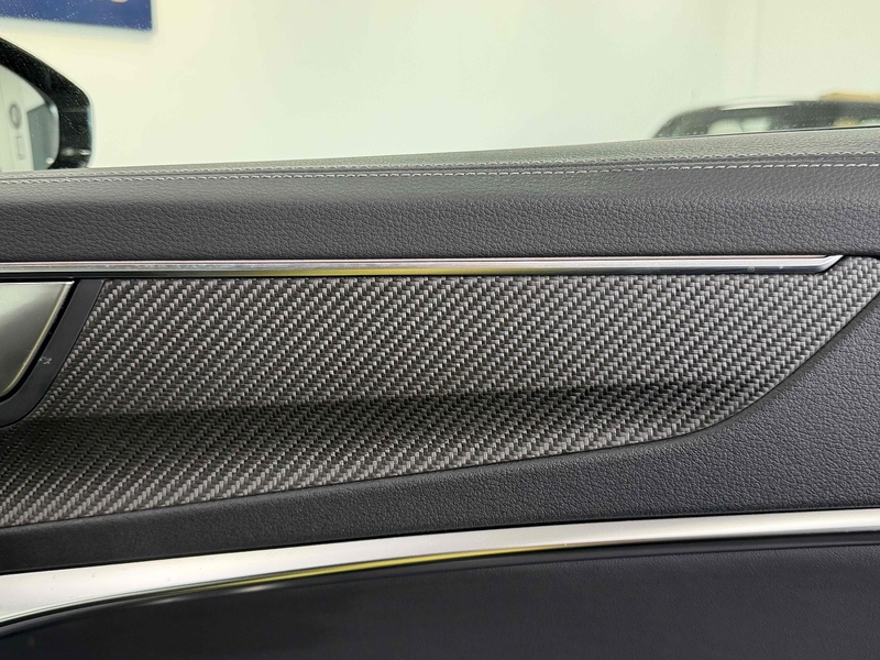 Audi A6 Avant TDI Black Edition - U2227