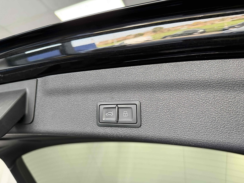 Audi A6 Avant TDI Black Edition - U2227